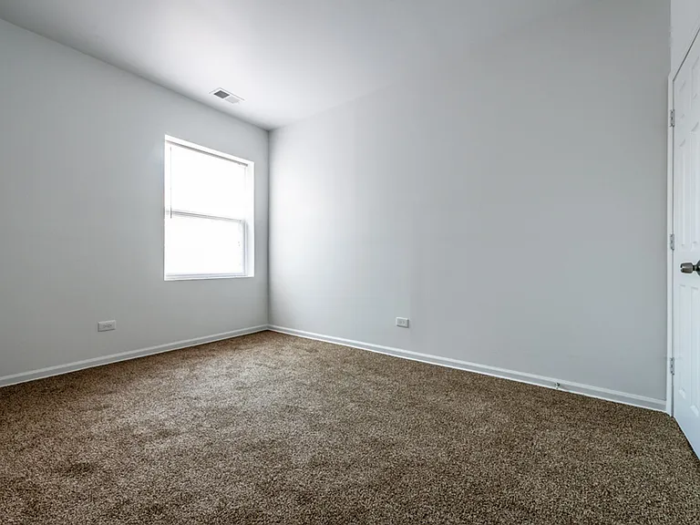 109 N Laramie Ave — Photo 19