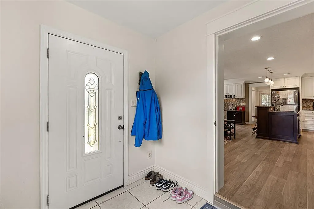 3 bed, 2.0 bath, 1628 sqft, $2,800 — Photo 2