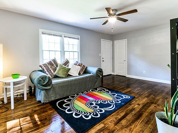 Bright LR w/refinished floor