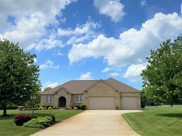 104 Stone Creek Dr, Valparaiso, IN 46383