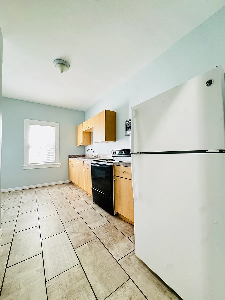 Building Photo - 149 S Hollywood Ave #6