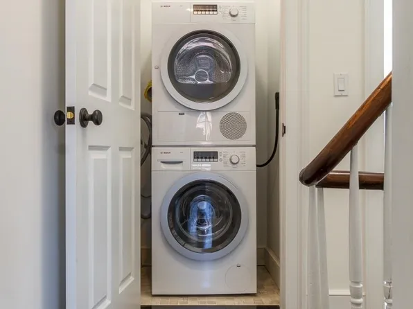 329 5 8th Street image 9 of 20