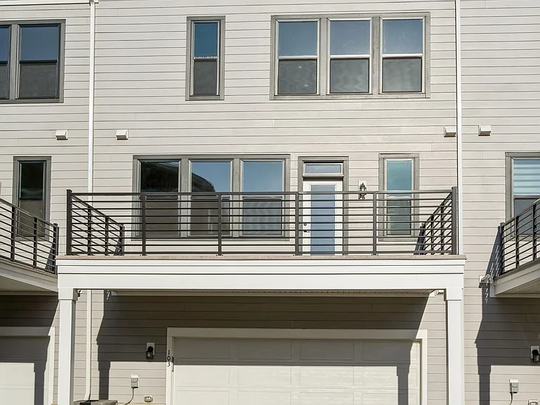 103 Vaughn Dr — Photo 36
