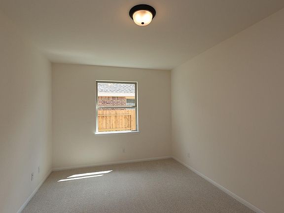 3rd image of 32319 Magnolia Glen Ln