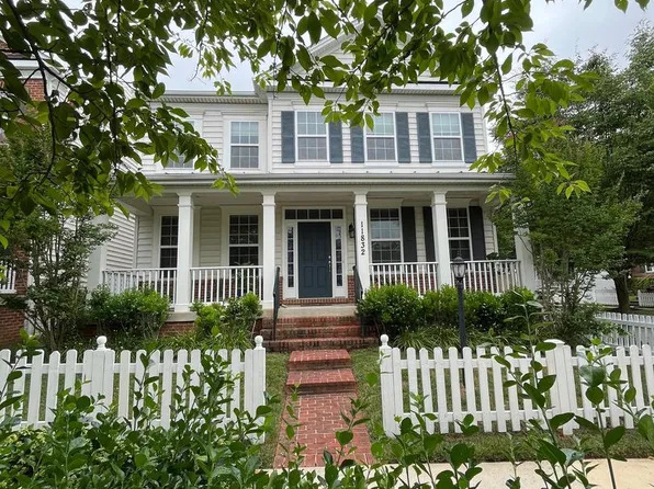 11832 Tulip Stem Dr, Clarksburg, MD 20871