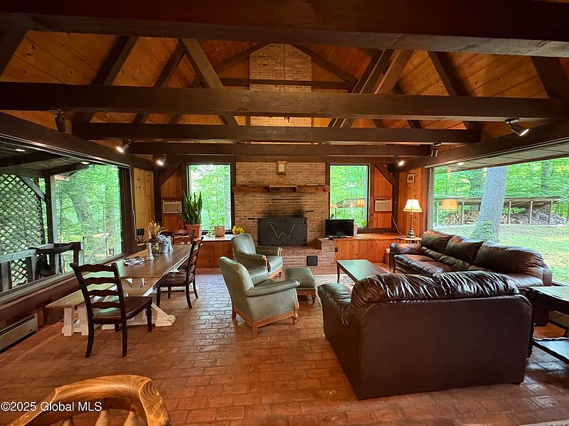 4th image of 36 Hoffman Road
