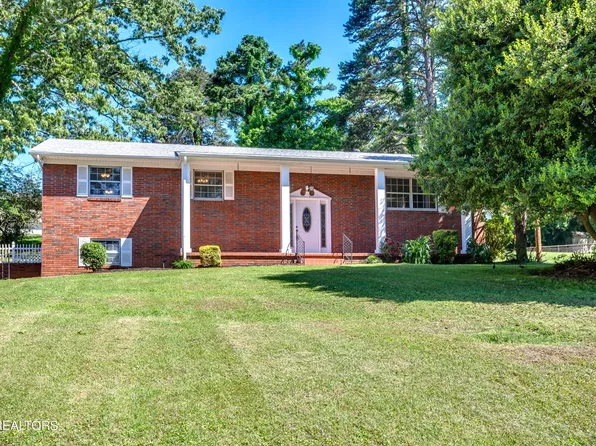 5716 Woodleaf Dr, Knoxville, TN 37912