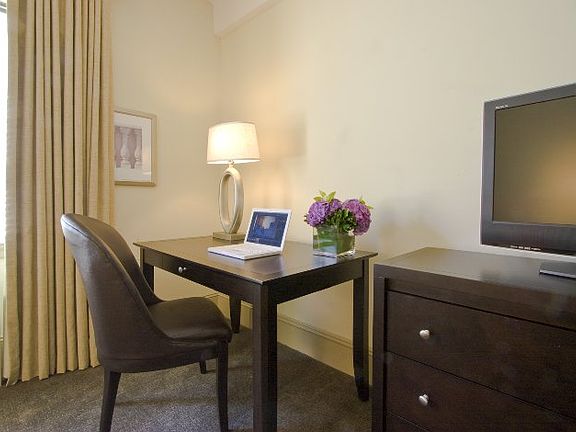 5th image of 42 W 58th St #504
