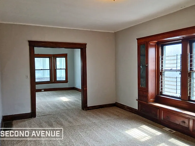 2854 E 128th St — Photo 2