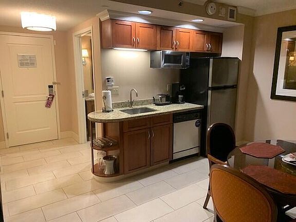 3rd image of 200 S Sycamore Street #1042