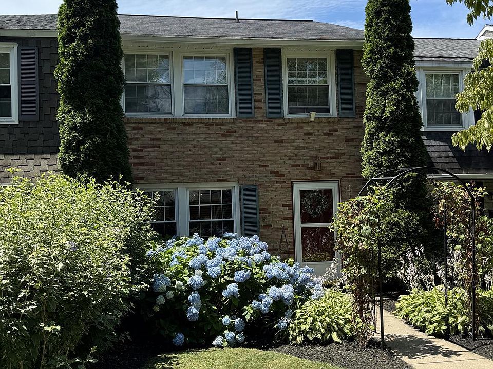 1st image of 428 Amblewood Way