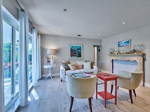 3rd image of 301 NW 3rd Ct