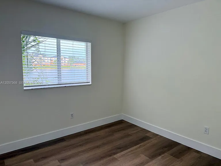 3690 N 56th Ave #906 — Photo 9