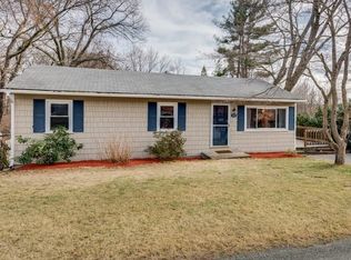 102 Vivian St, Woonsocket, RI 02895