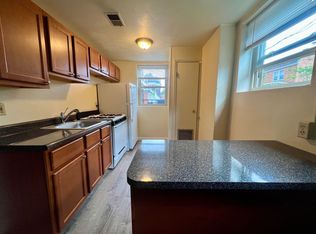 Charming One Bedroom in Oakland! Ample Natural Light! Call Today!, Pittsburgh, PA 15213
