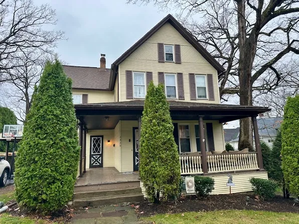 1310 Delaware St, Dunmore, PA 18509