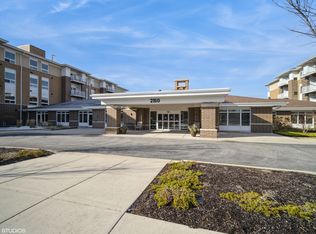 2150 Founders Dr #247, Northbrook, IL 60062