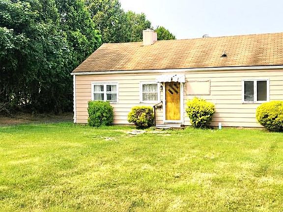 2nd image of 208 Sherwood Dr