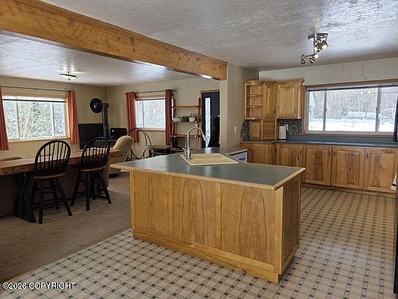2nd image of 606 Faa Rd