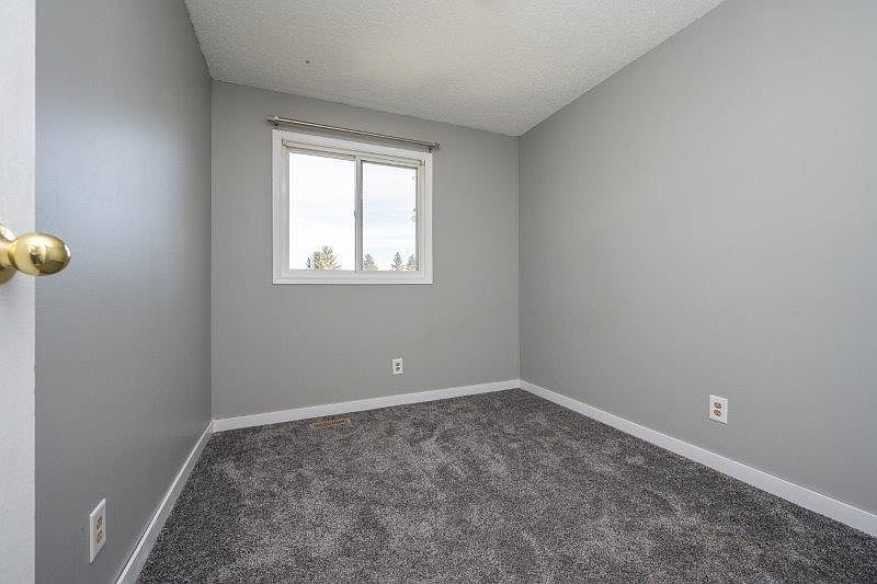 Calgary Townhouse for rent - 3 Bedrooms — photo 23