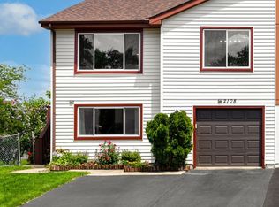 2108 Leeward Ln, Hanover Park, IL