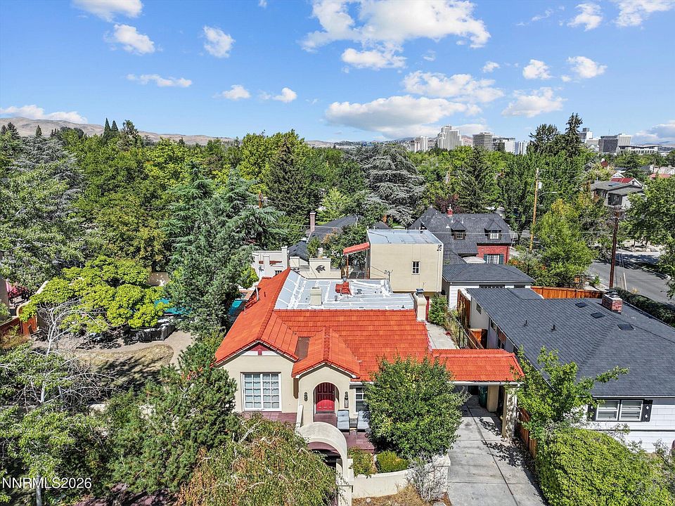 1st image of 825 La Rue Ave
