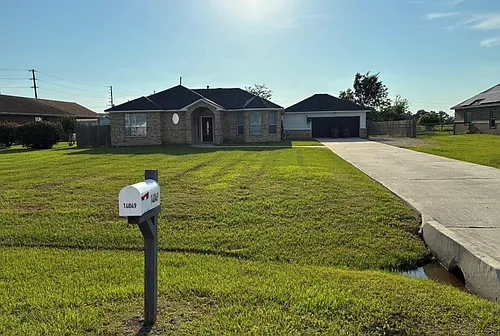 14049 Overstreet Dr Photo 1