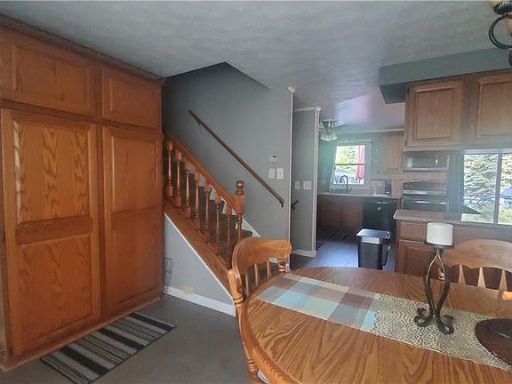 3rd image of 121 Village Hill Dr