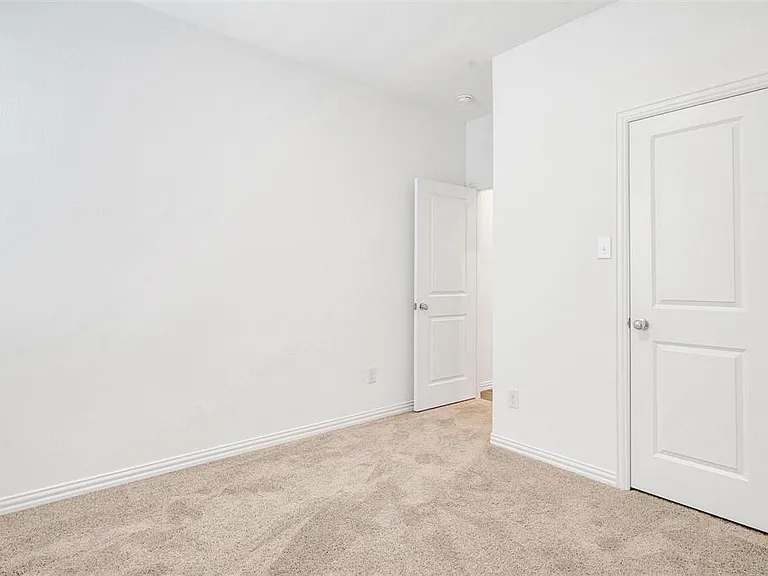5108 Wilder Ave — Photo 9
