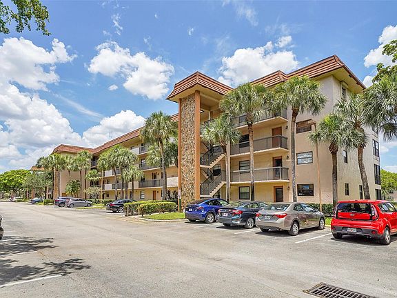 2nd image of 4950 E Sabal Palm Boulevard #302