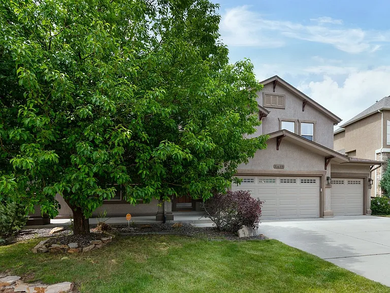 1411 Fieldwood Ct — Photo 3