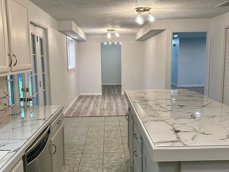 5218 Barry Ave — Photo 4