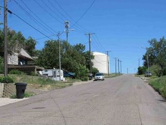 Exterior Neighborhood (street photo)