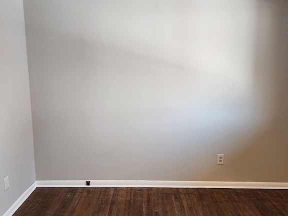 4th image of 1107 42 1/2 Ave NE