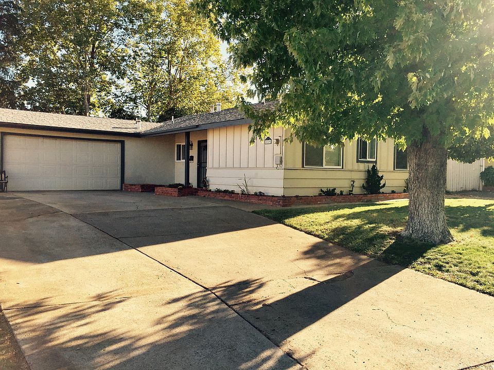 1st image of 2379 Belladonna St