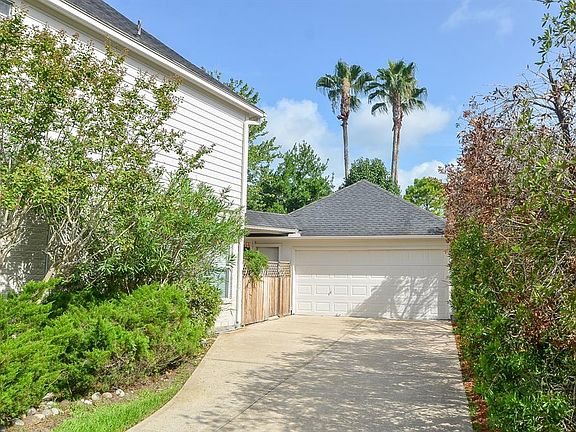 2nd image of 2502 Lansing Cir