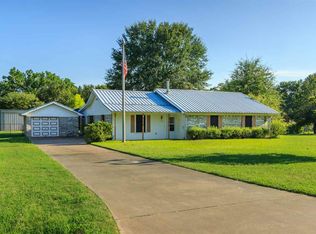 670 Hillcrest Rd, Kilgore, TX 75662