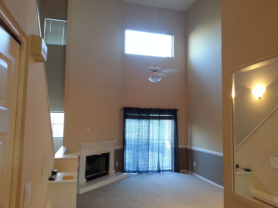 living room/dining room