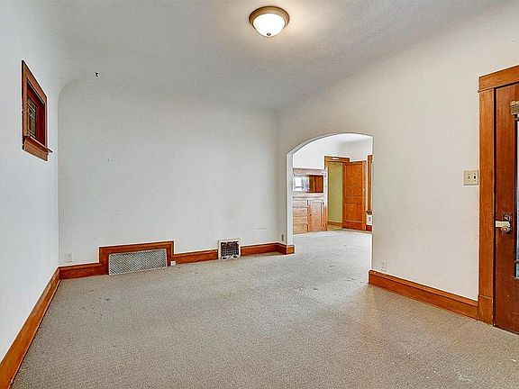 4th image of 4424 N 57th St