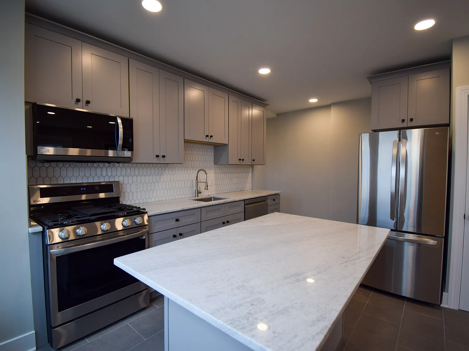 2 bed, 1224 sqft, $2,300 — Photo 4