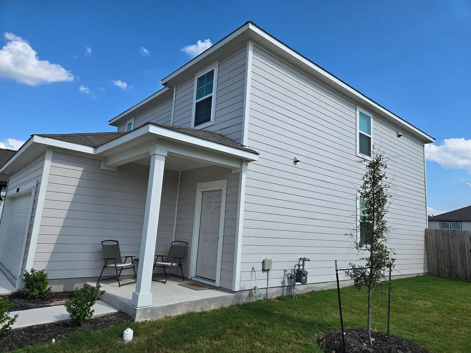 3 bed, 2.5 bath, 1678 sqft, $2,100 — Photo 3