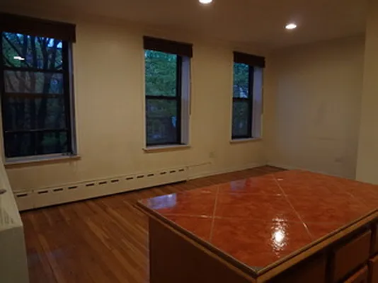 Rented by Rapid Realty Upper West Side LLC | media 40