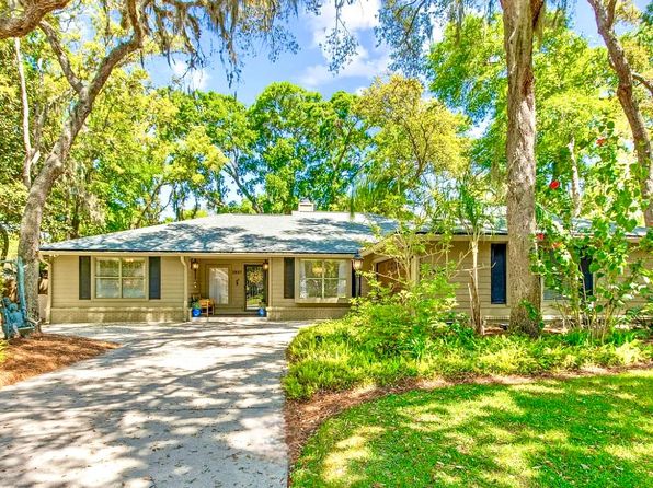 1937 Lakeside Dr N, Fernandina Beach, FL 32034