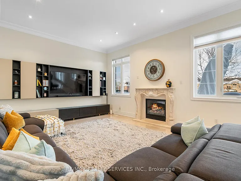 9 Interlacken Dr — Photo 18