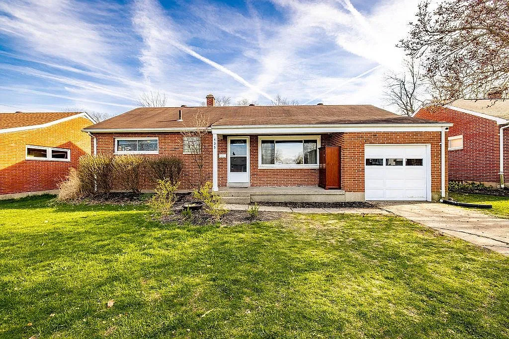 435 Fairhaven Dr photo 1