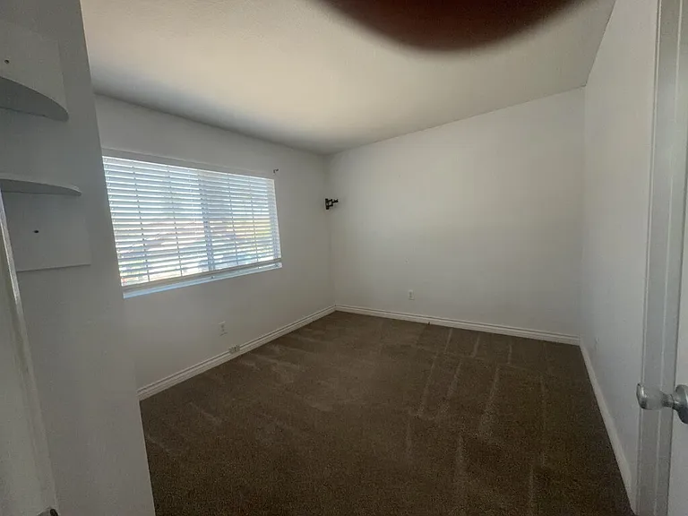 9586 Shadow Springs Dr — Photo 9