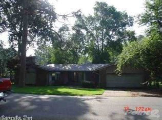 725 W Saline Cir, Benton, AR 72019