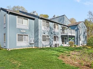33 Drake Ln BLDG 22 #33, Roxbury Twp., NJ 07852
