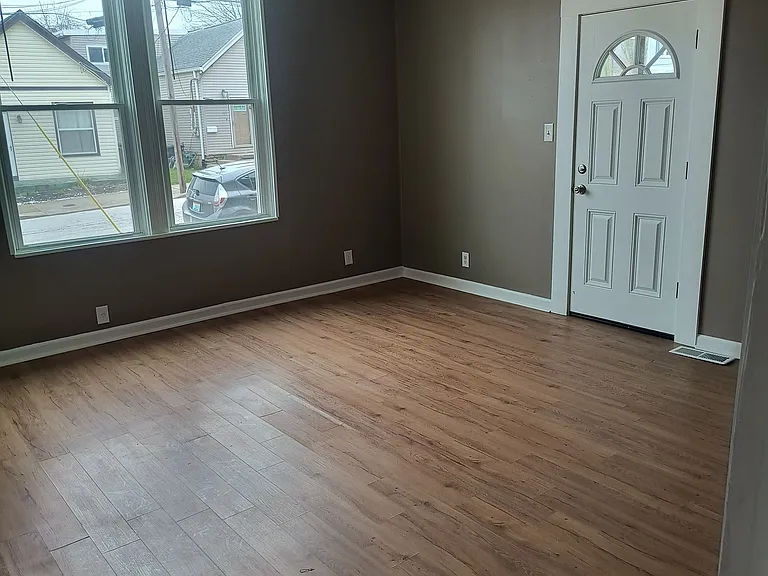 904 Walnut St #1 — Photo 6