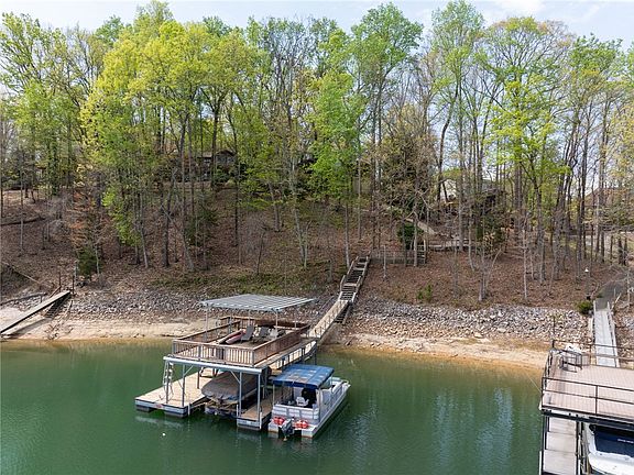 4th image of 1002 Whitfield Point Rd